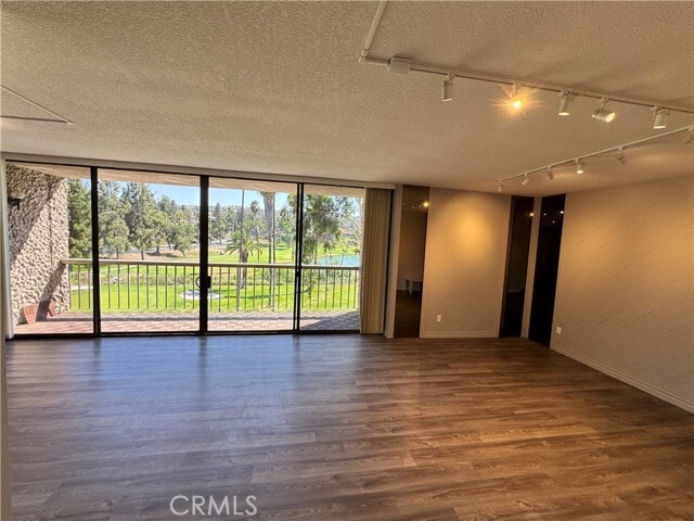 Building Photo - 5555 Canyon Crest Dr