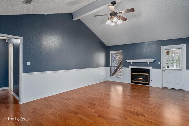 Foto del edificio - 3410 Woodvine Cir