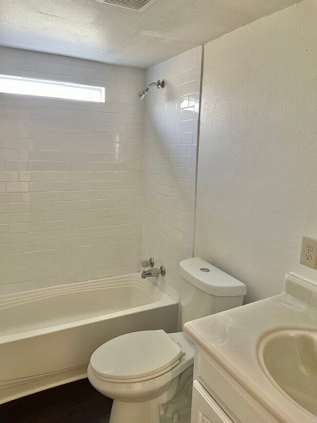 Foto del edificio - 3 Bed 2 Bath Home Mulberry