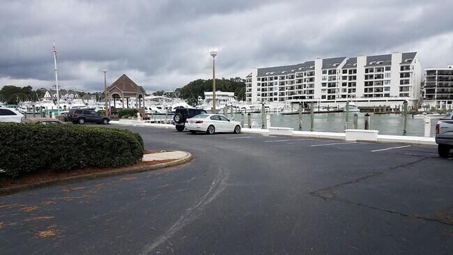 Foto del edificio - HARBOUR POINT CONDO