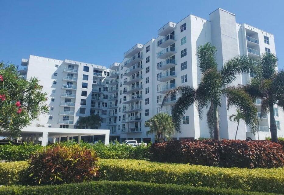 Primary Photo - 3450 S Ocean Blvd