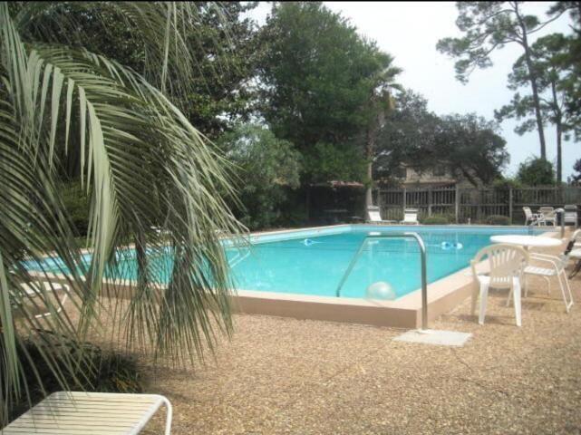 Primary Photo - 2 Hidden Cove Cir