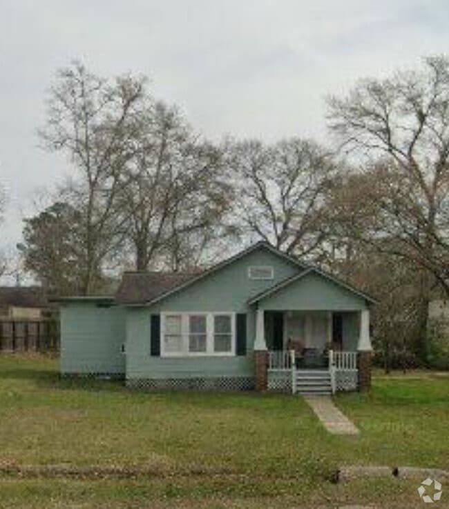 Building Photo - 519 S College Ave