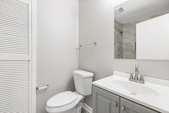 Building Photo - 3240 Boxdale St