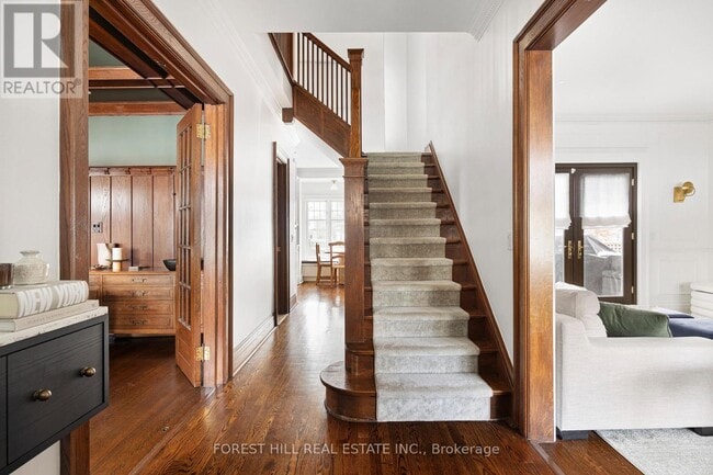 Building Photo - 152 Lyndhurst Ave