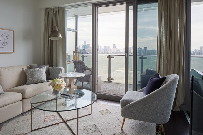 Building Photo - 390 Cherry St