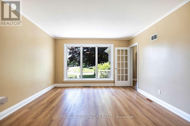 Building Photo - 812 Schneider Pl