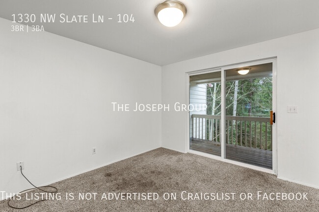 Foto del edificio - Spacious 3BR/2.5BA townhome in nice Lakela...