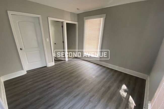 Building Photo - 4833 Greenwood Terrace