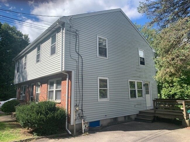 Building Photo - 13 Aiello Dr