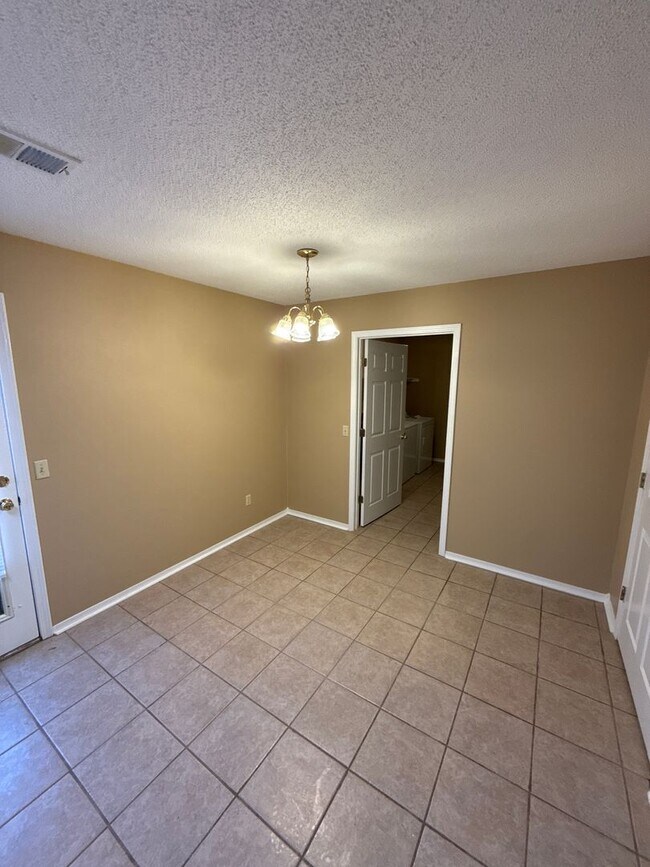 Foto del edificio - 1501 E 13th St