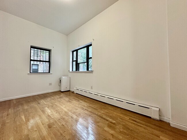 Foto del edificio - 306 W 106th St