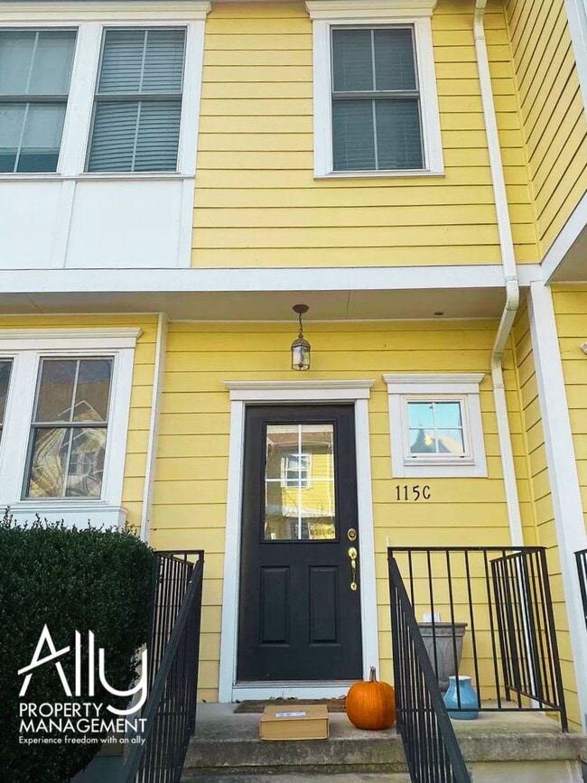 Photo - 115 Melbourne Park Circle Townhome