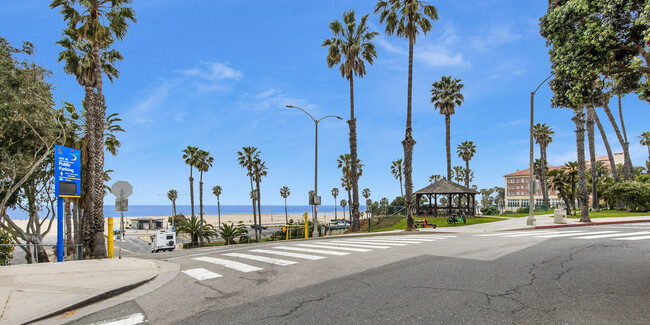 Building Photo - Ocean Condos