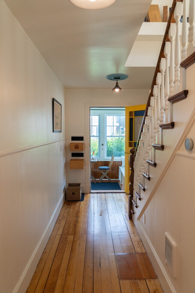 Vestíbulo principal Escalera 2 - 9 Tyler St