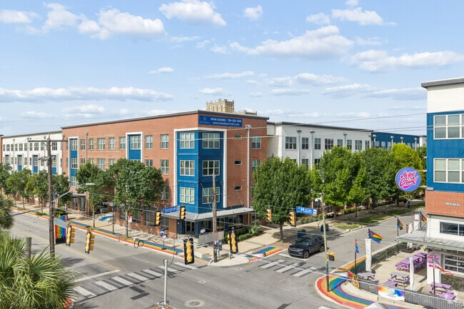 Building Photo - Lofts on Main