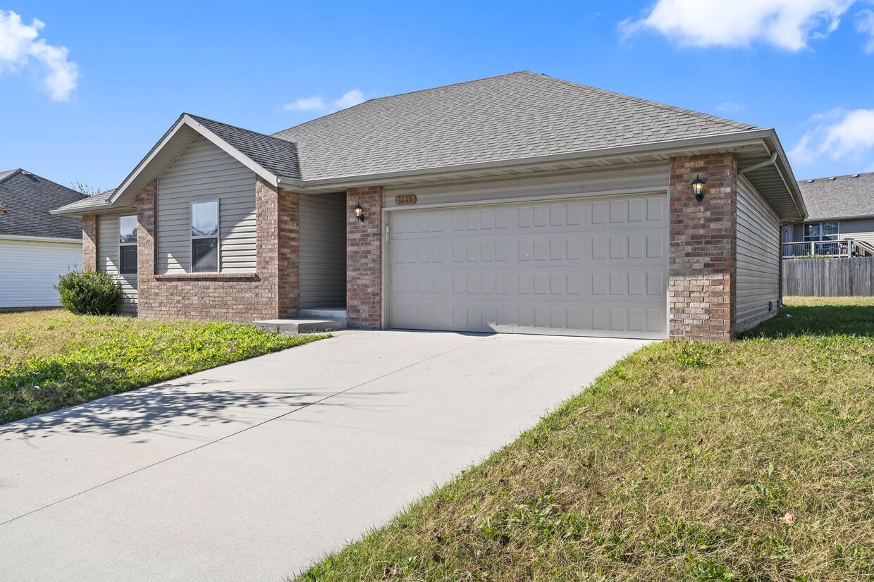 Primary Photo - 1115 S Tanner Dr