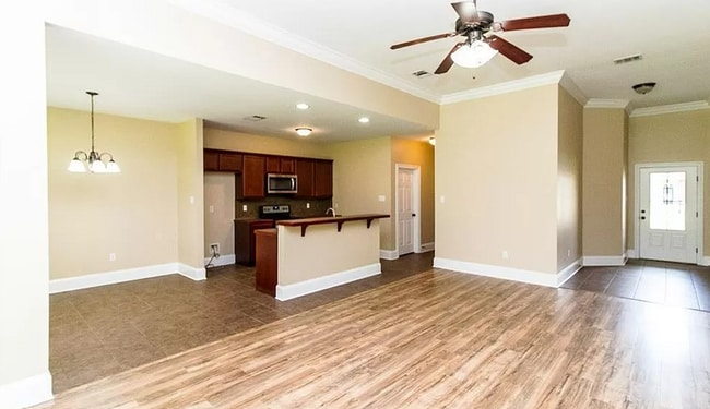 Open Floor Plac - 42448 Blythwood Blvd