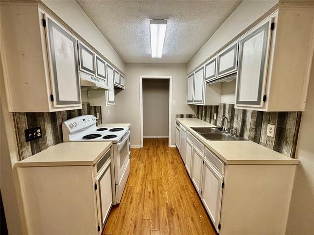 Foto del edificio - 717 Bluebonnet Dr