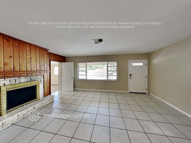 Building Photo - 2310 Sandrala Dr