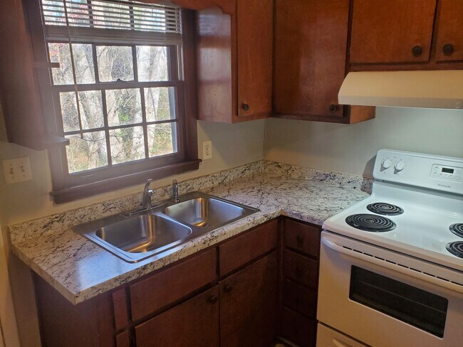 Foto del edificio - 2858 Rosehill St