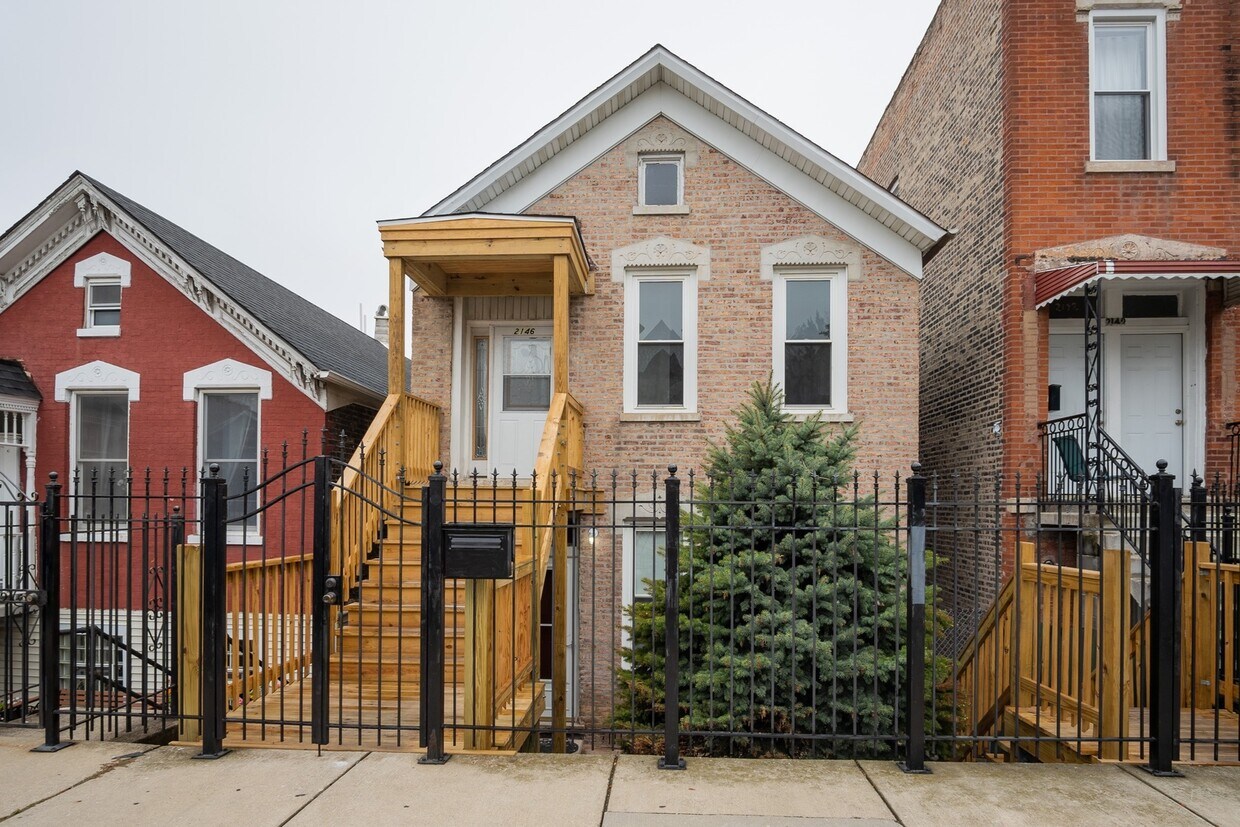 Primary Photo - 2146 W 22nd Pl
