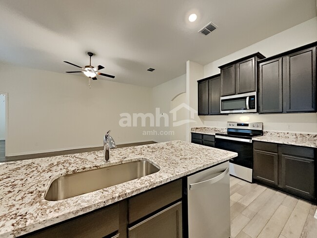 Foto del edificio - 7933 Cactus Plum Dr