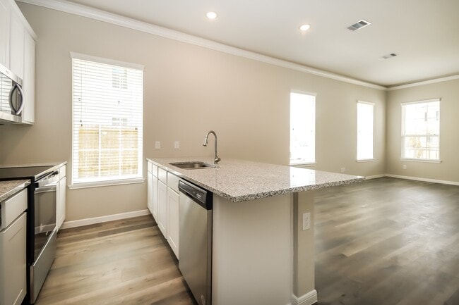 Foto del edificio - 18700 Crescent Trails Cir