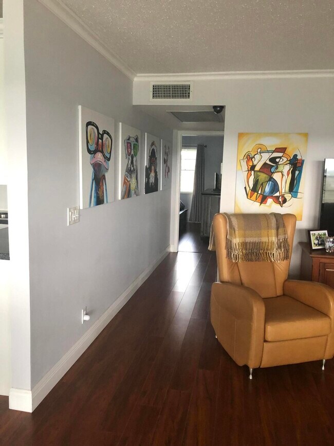 Foto del edificio - 327 Markham O