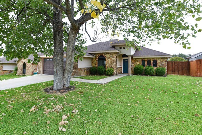 Foto del edificio - 7100 Almond Dr