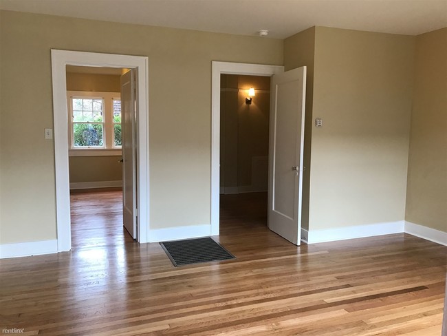 Building Photo - Studio, 1 bath  - Aloha Garden Court Apt #5