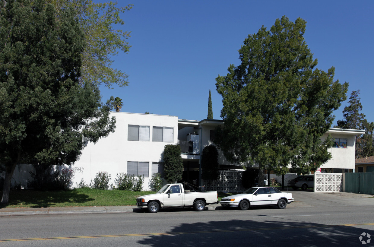 Building Photo - Catalina Gardens Senior Apartments