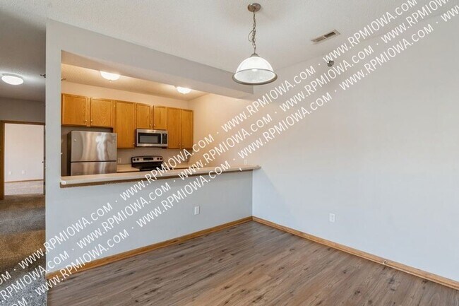 Foto del edificio - 2323 E Porter Ave
