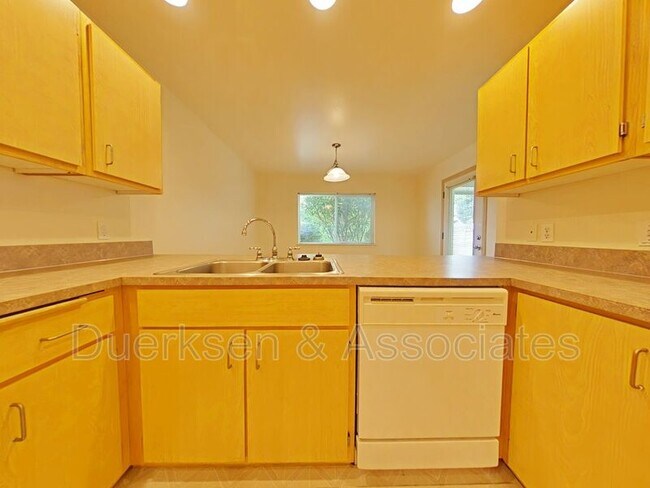 Building Photo - 911 NW Anjni Cir
