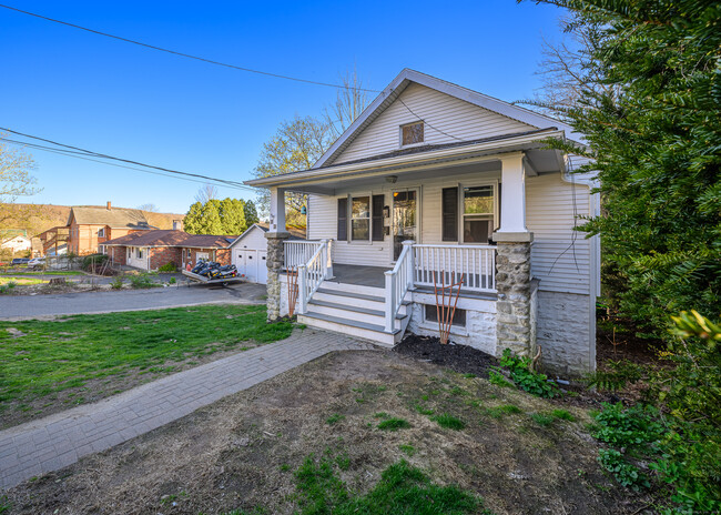 Building Photo - 83 Litchfield St
