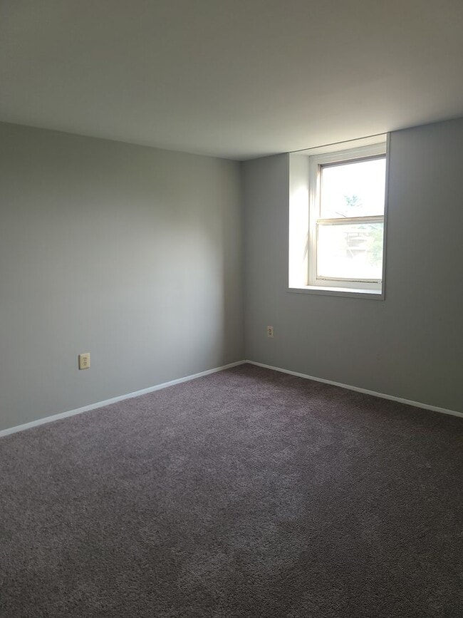 Building Photo - 303 Wisewell Ct