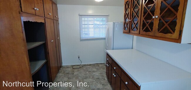 Building Photo - 4 br, 2 bath House - 5012 Genesee Ave.