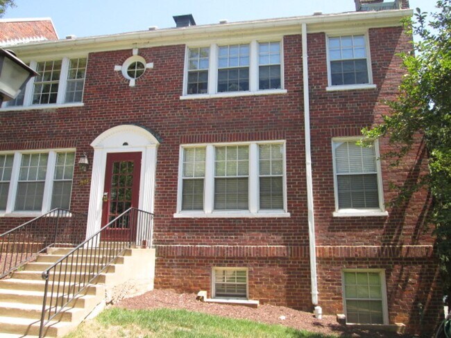 Foto del edificio - Charming 1 Bed 1 Bathr Condo In Much Sough...