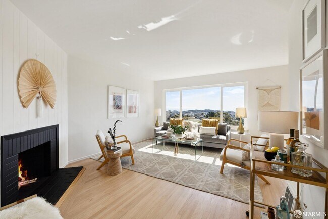 Foto del edificio - 134 Stanford Heights Ave