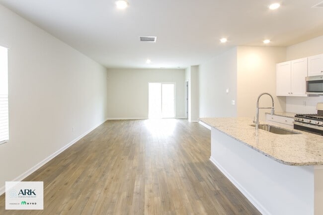 Building Photo - 1145 Joywood Dr