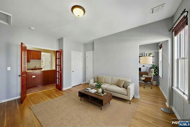 Building Photo - 364 New York Ave