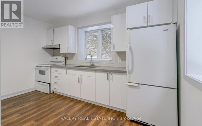 Photo du bâtiment - 3296 Audley Rd