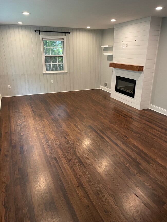 Foto del edificio - 355 Chickadee Ln