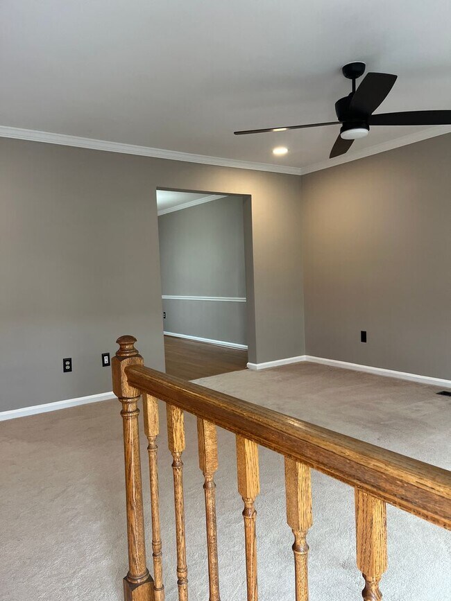 Foto del edificio - End of Group Townhome, with Finished Basement, in Abingdon