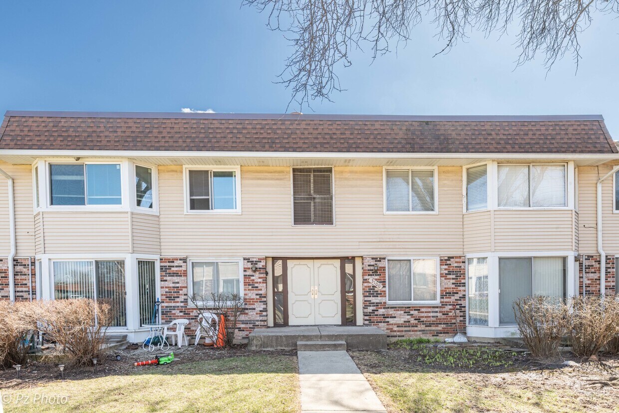 Foto principal - 3100 Roberts Dr