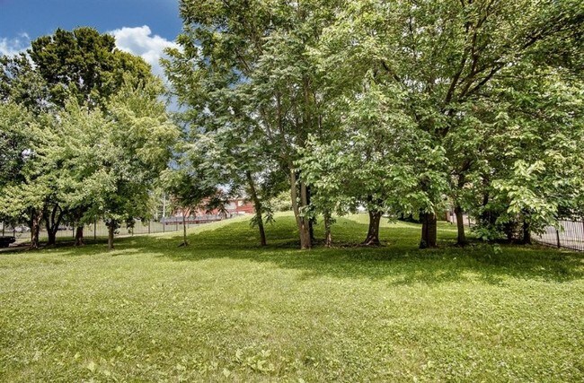 Common area in Gated Community - 850 Lincoln Ave