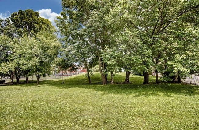 Common area in Gated Community - 850 Lincoln Ave
