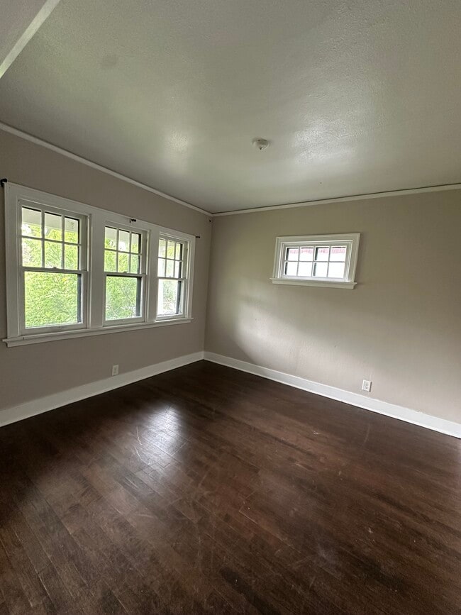 Dinning room/second living space - 3470 N Newhall St