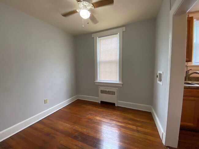 Foto del edificio - 1320 Kenmore Ave