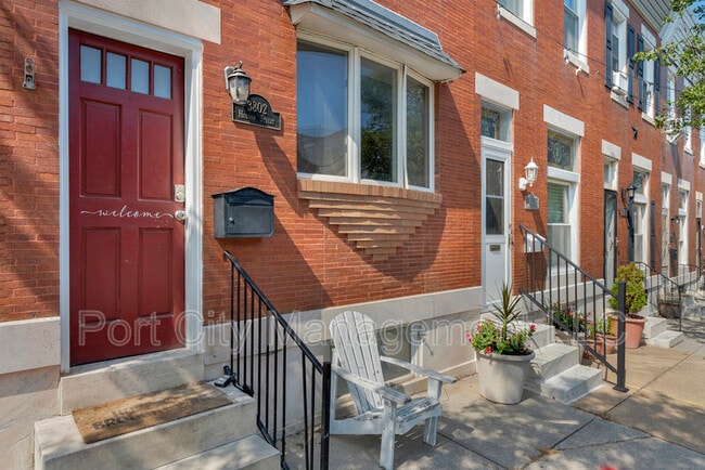 Building Photo - 3802 Hudson St